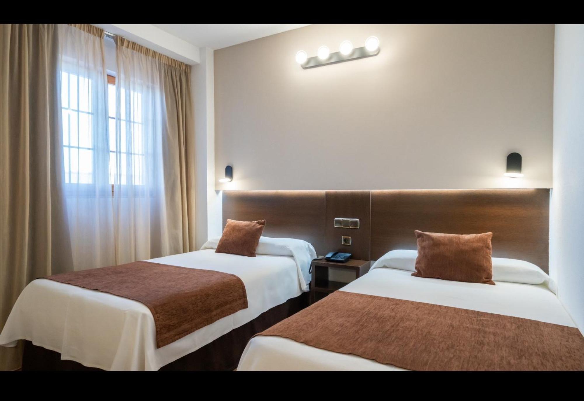 Hotel Mozárbez Salamanca Bagian luar foto